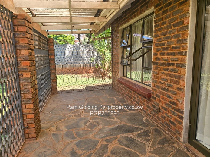 Bulawayo East: 2-Bed Brick Home on 1,400m² with Borehole in Suburbs (Sole Mandate)