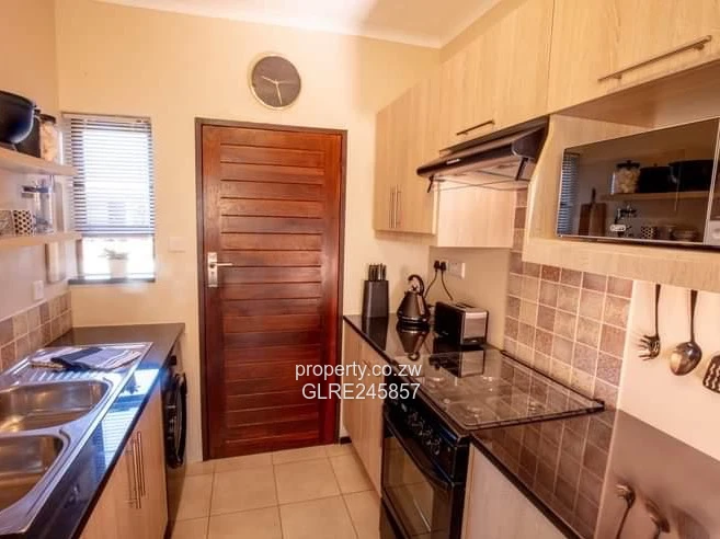 Charming 2-Bed House with Borehole in Aspindale Park