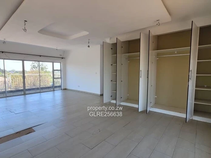 Pomona 5-Bed House on 2000m² with Borehole & Balcony