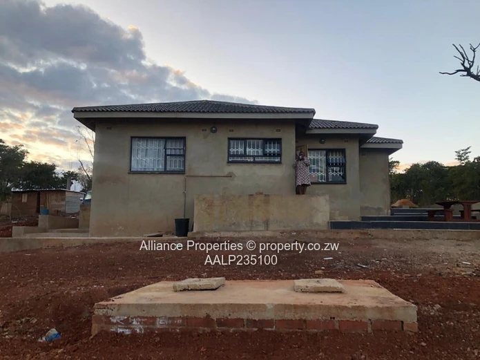 SHAWASHA HILLS ELITE: Secure 6000 Sqm Estate with Spectacular Views & Reliable Water.