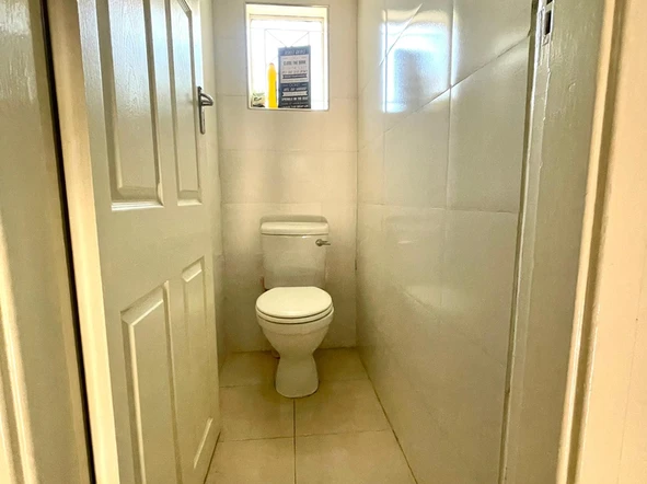 3 Bedroom Flat & Apartment