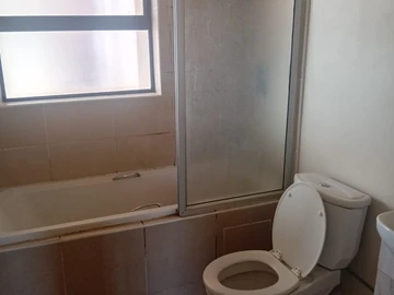 2 Bedroom Flat & Apartment