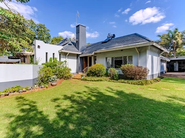 Beautifully Fitted 4 Bedroomed Family Home
