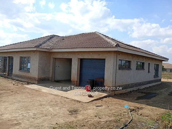 Finish to Your Taste – Solid 5-BR Family Home on 2,000sqm with Borehole in Galloway, Norton