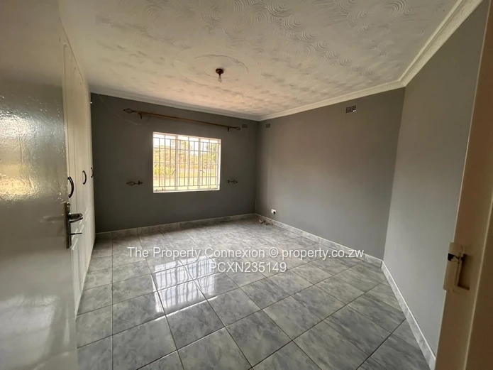 Luxury Rental Property in Helensvale, Borrowdale