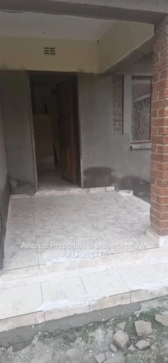 2-Bed Retreat: Tiled Veranda & Garden in Lenana Park