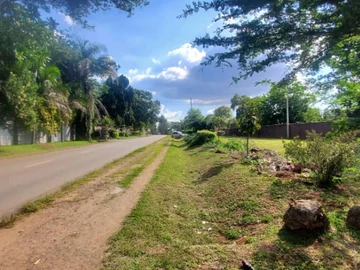 #Chisipite border Colne Valley  #Splendid location and very prestigious Street and neighborhood.