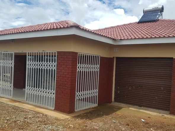 4 Bedrooms House With 2 Bedrooms Cottage For Sale