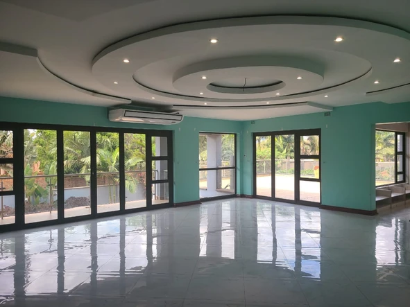 6 Bedroom House