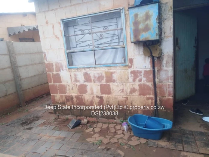 Mufakose core House for sale