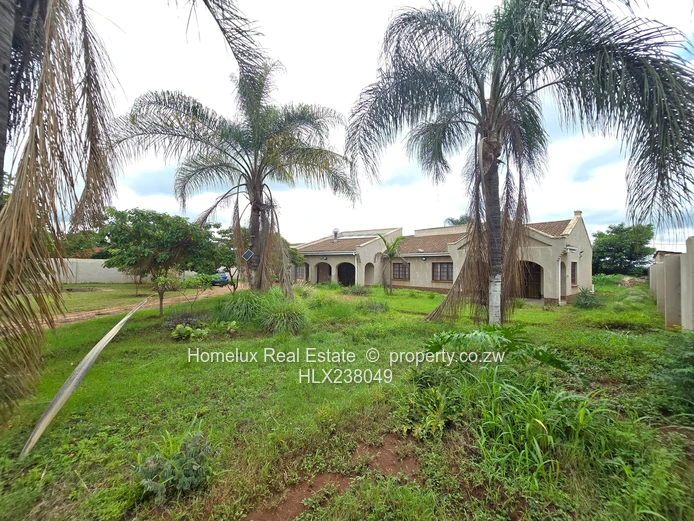 Elegant 4-Bedroom Family Home in Norton Knowe