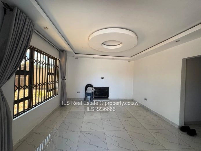 Spacious 4-Bedroom Family Home to let in Bluffhill