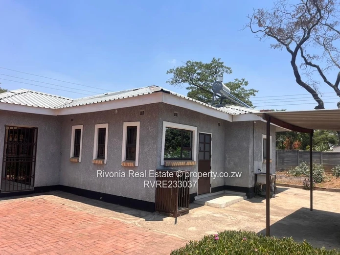 Charming house large land ideal for redevelopment 