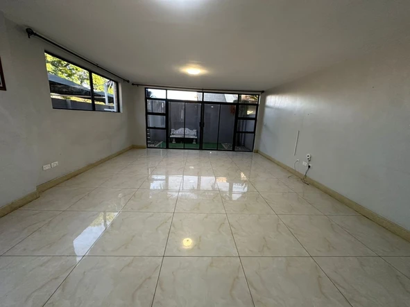 3 Bedroom Flat & Apartment