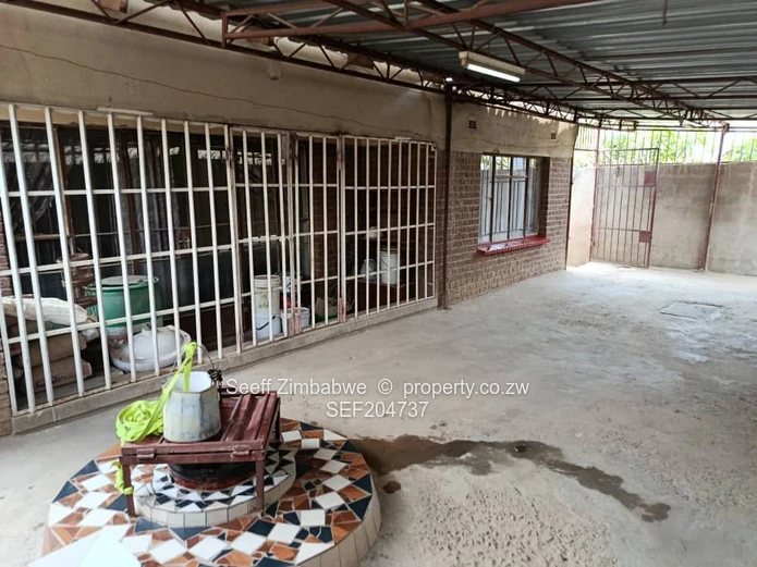 5-Bed Zengeza Home on 275 m² with Borehole & Carport (Sole Mandate)