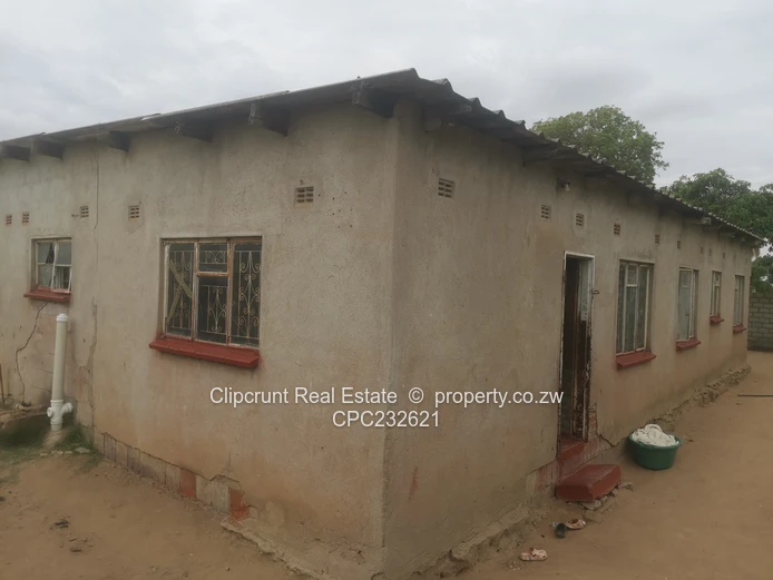 Zengeza - 7 Roomed House For Sale