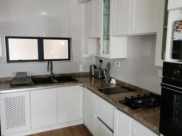 2 Bedroom Flat & Apartment