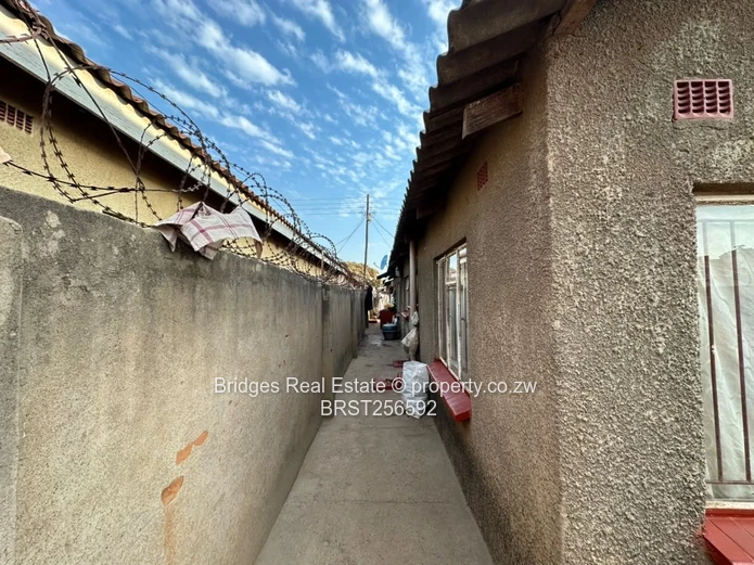 4-Bedroomed house for Sale-Chitungwiza Unit L