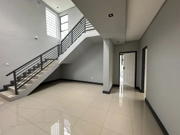 3 Bedroom Garden Flat