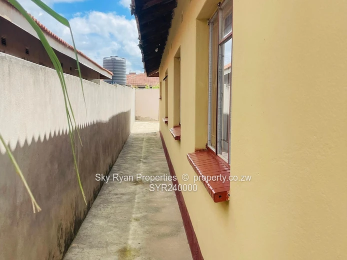 Damafalls 3 Bedroom House for Sale!*