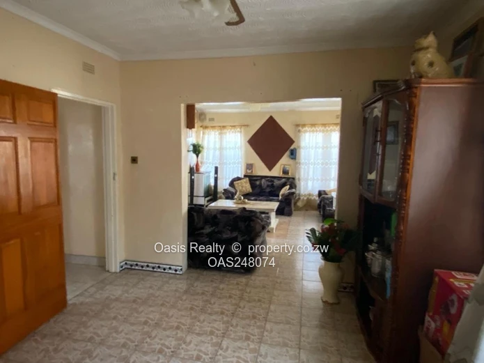 5 bed family home in Tynwald North