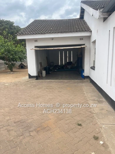 Zimre Park house for Sale
