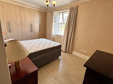 3 Bedroom Flat & Apartment