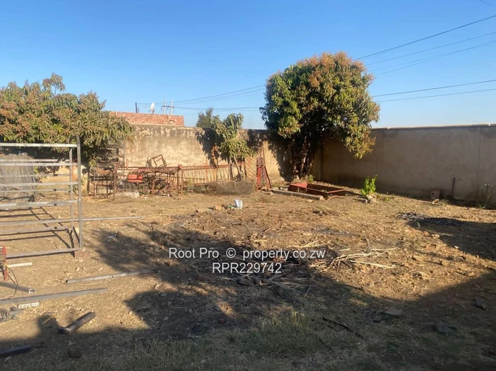 Stand For Sale In Tynwald North Opposite Madokero  (Sole Mandate)