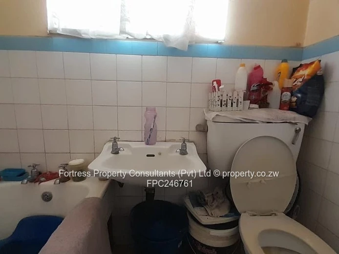 Spacious 1BR Avenues Flat with Balcony 