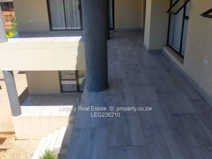 Prestigious Glen Lorne Residence on 2,000m² Stand,Exceptional Luxury Home with Multiple Ensuites