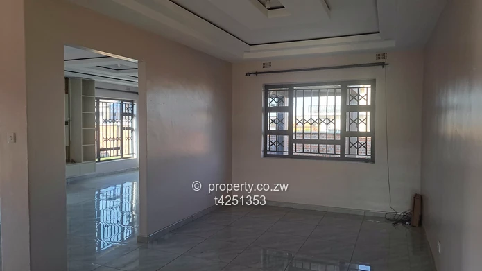 Pomona Nyeredzi neat 4 bedroomed house to Rent