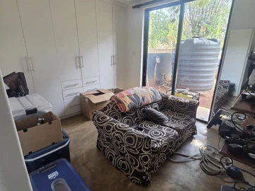 4 Bedroom Flat & Apartment