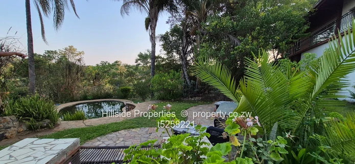 Glen Lorne 4-Bed 3-Bath: Modern Glass Wall & Garden