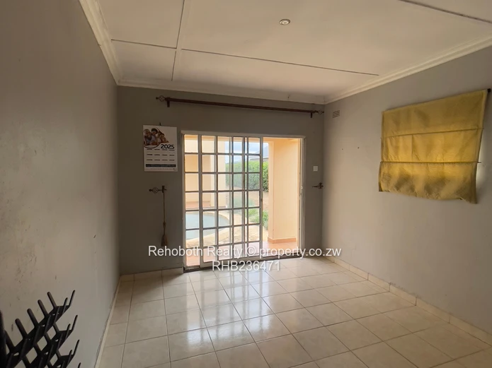 An office space for Rent in Pomona