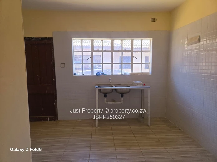  5-Bed Home in Rydale Ridge — Verandah & Tiled