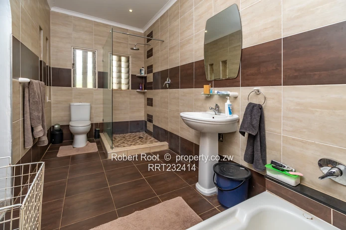 Exquisite family home up for grabs!