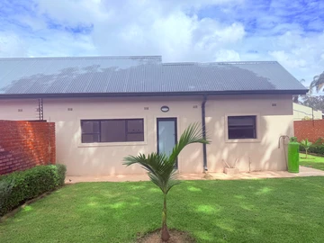 4 Bedroom Flat & Apartment