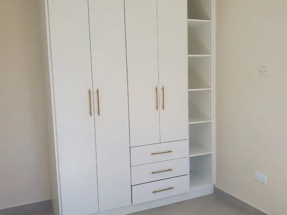 4 Bedroom Flat & Apartment