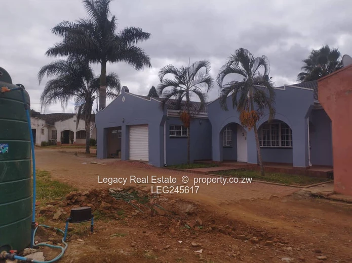 Comfortable Cluster Home To Let In Bluff Hill