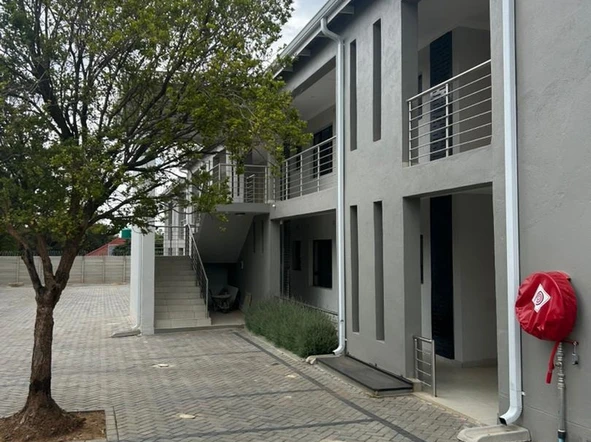 2 Bedroom Flat & Apartment