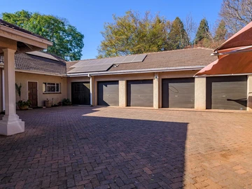 6 Bedroom House