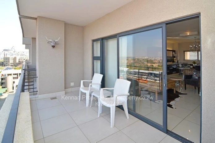 Luxurious upmarket hotel living apartment in Sandton, Johannesburg (Sole Mandate)