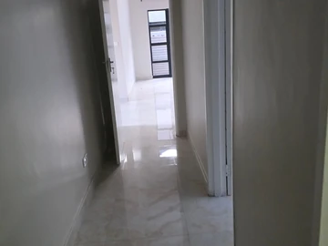 4 Bedroom Flat & Apartment