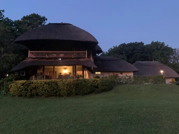 Hotel & Lodge