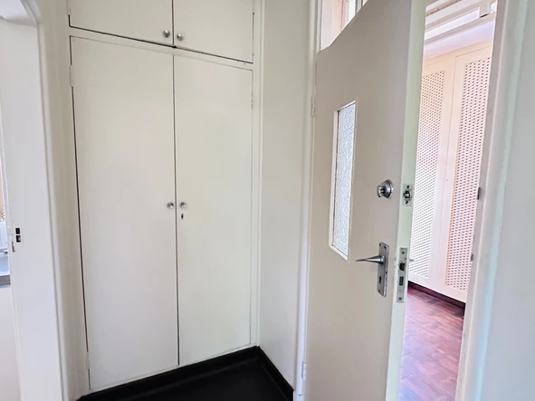 3 Bedroom Flat & Apartment