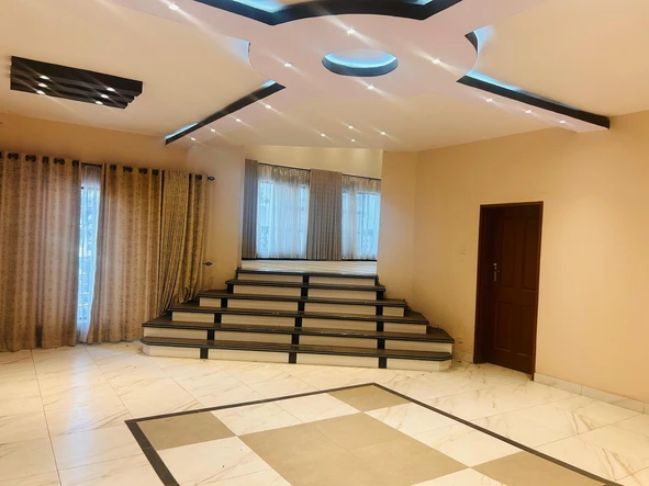 8 Bedroom House