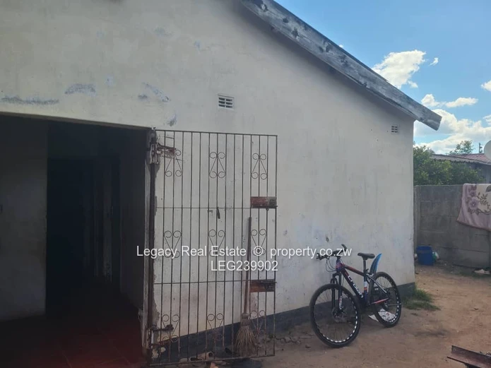 Chitungwiza Unit A House For Sale Near Fungisai Primary School