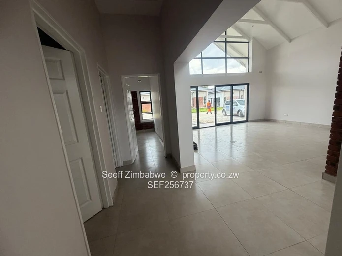 Spacious 3-Bed Face-Brick Home in Secure Hatfield Complex – $800/pm