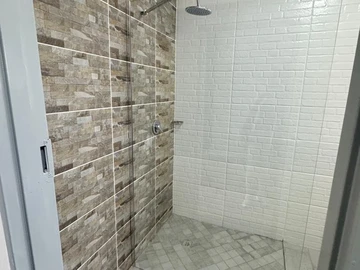 3 Bedroom Flat & Apartment