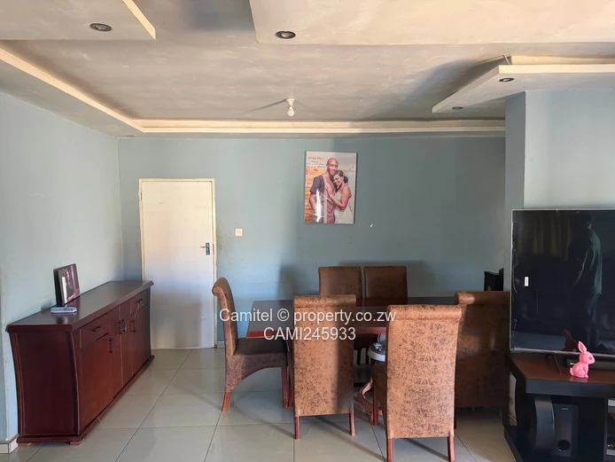 Modern 4BR/3BA Home in Madokero - Borehole & Garage (Sole Mandate)